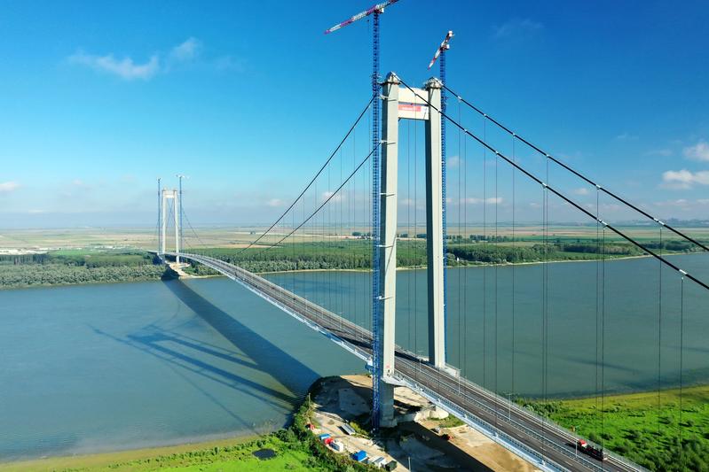 momapix_409998_pos_1