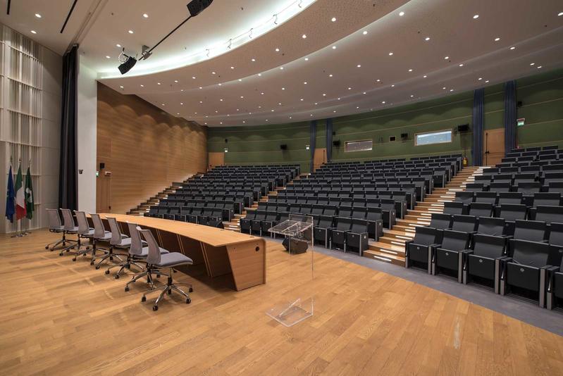 momapix_413632_pos_25