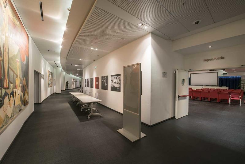 momapix_413637_pos_28