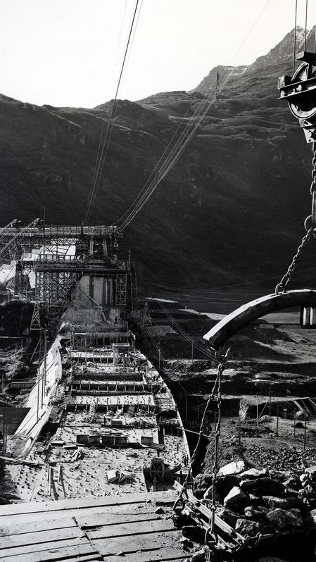 momapix_413951_pos_1