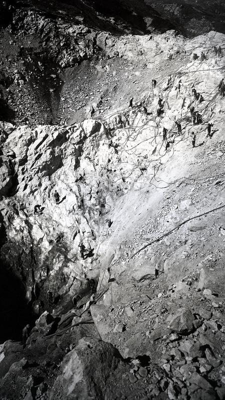 momapix_413969_pos_0