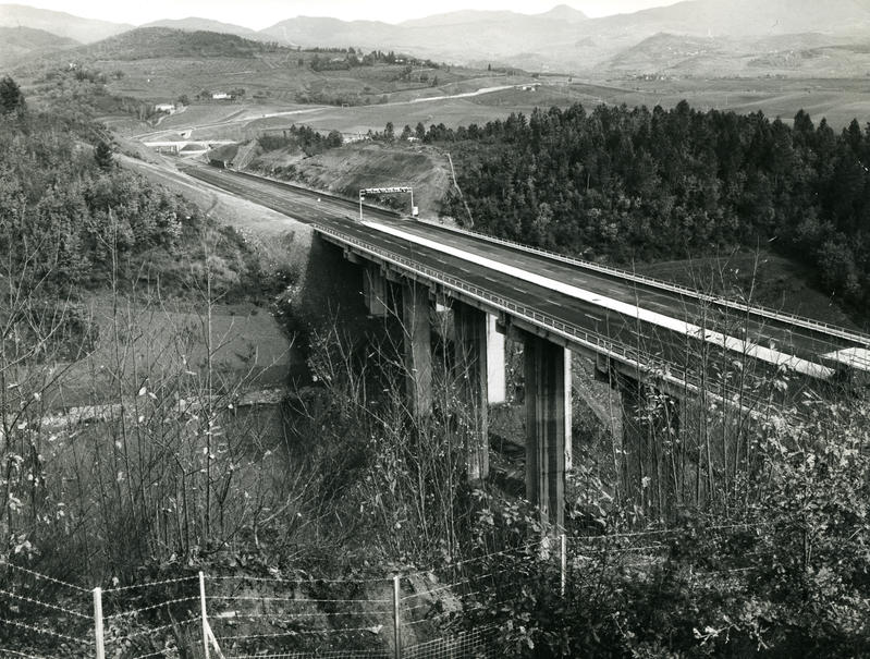 momapix_414439_pos_37