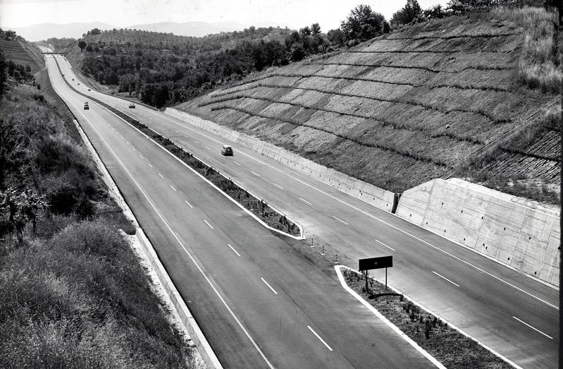 momapix_414466_pos_7