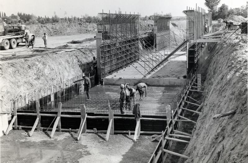 momapix_414496_pos_40