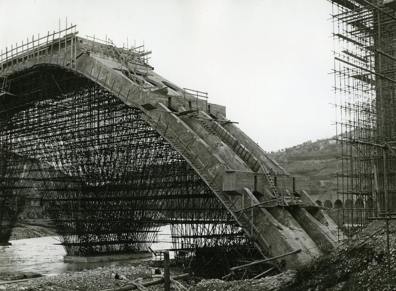 momapix_414511_pos_15