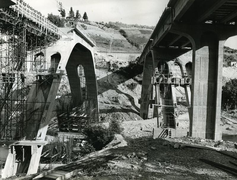 momapix_414517_pos_12