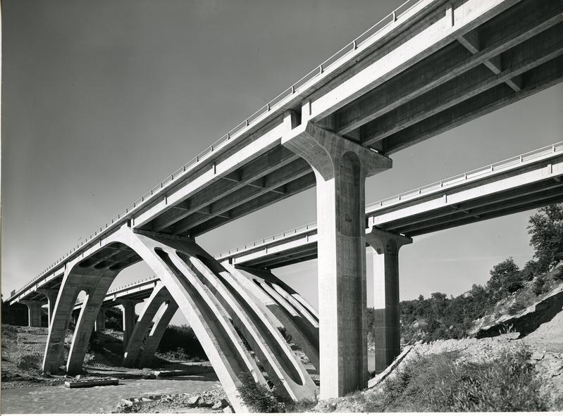 momapix_414521_pos_9