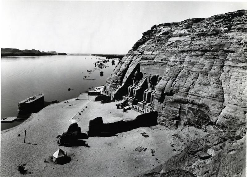 momapix_414618_pos_126