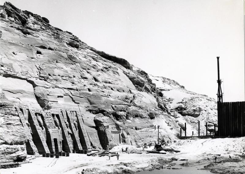 momapix_414625_pos_127