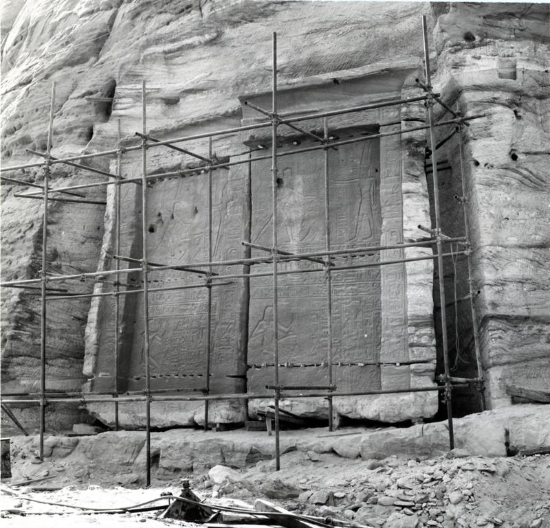 momapix_414643_pos_128