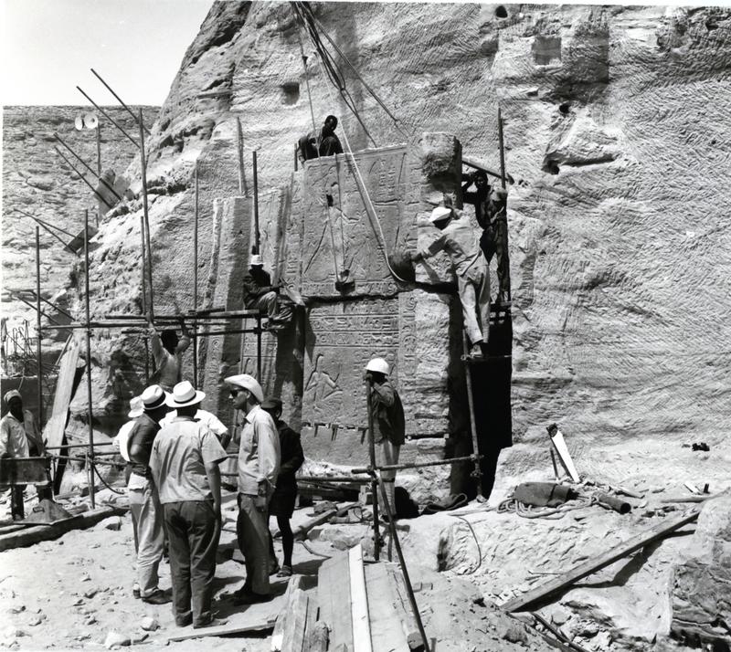 momapix_414644_pos_121