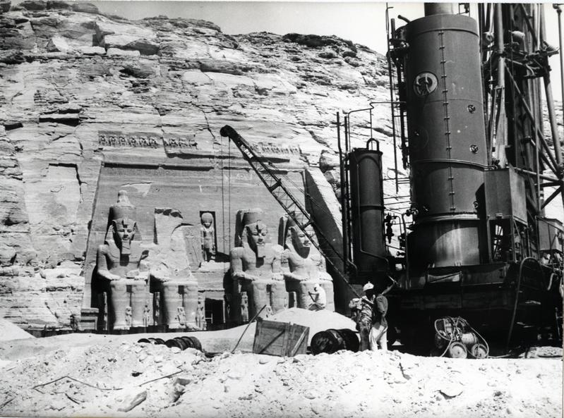 momapix_414670_pos_120