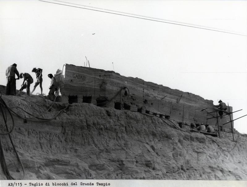 momapix_414687_pos_51