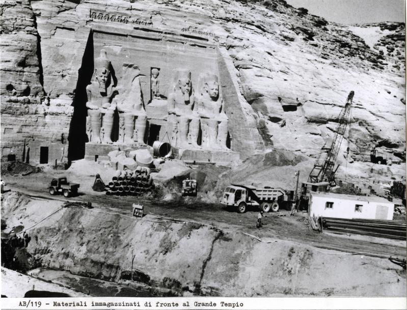 momapix_414691_pos_44