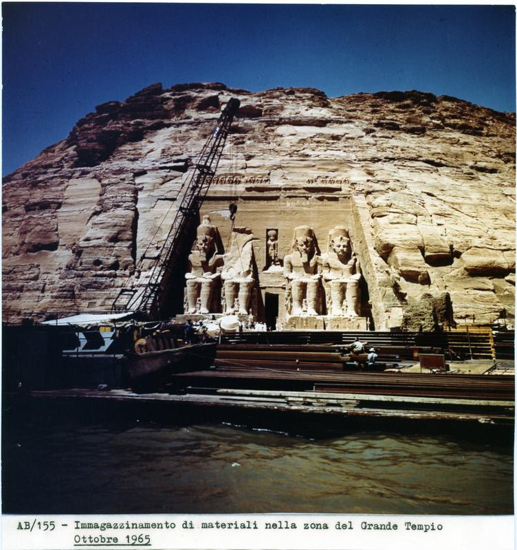 momapix_414695_pos_49