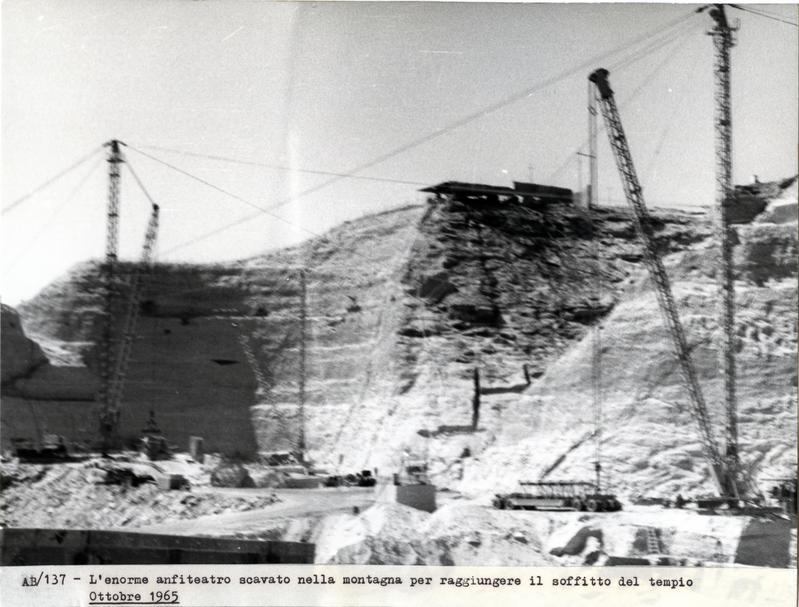 momapix_414699_pos_55