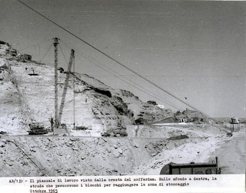 momapix_414716_pos_56