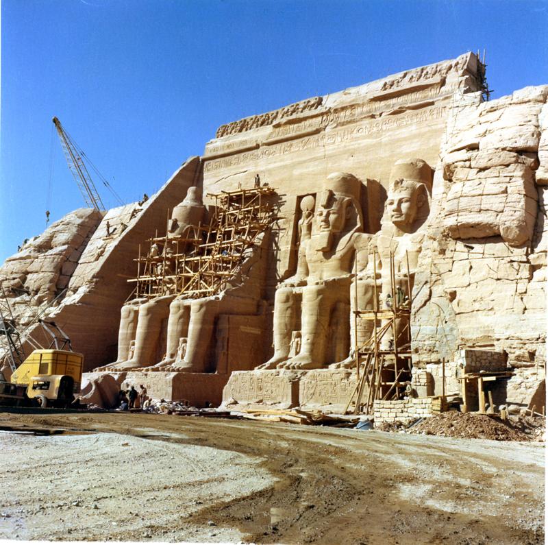 momapix_414788_pos_10