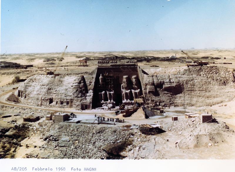 momapix_414790_pos_2