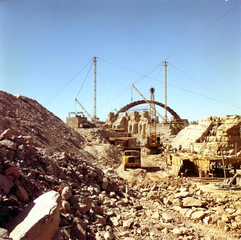 momapix_414792_pos_13