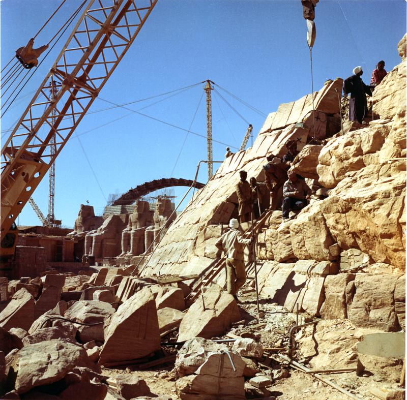 momapix_414799_pos_17