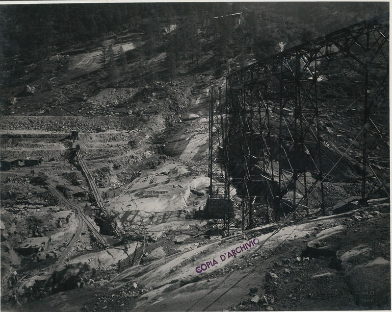 momapix_418723_pos_10