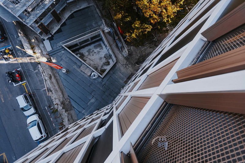 momapix_419848_pos_17