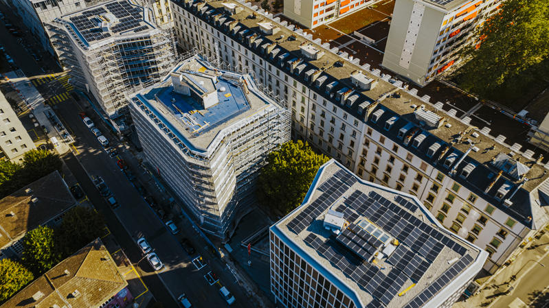 momapix_419854_pos_11