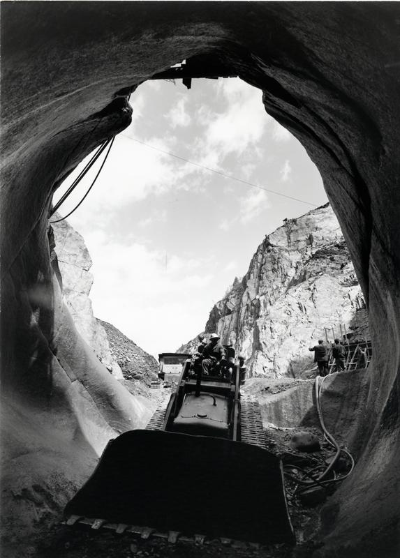 momapix_420084_pos_42