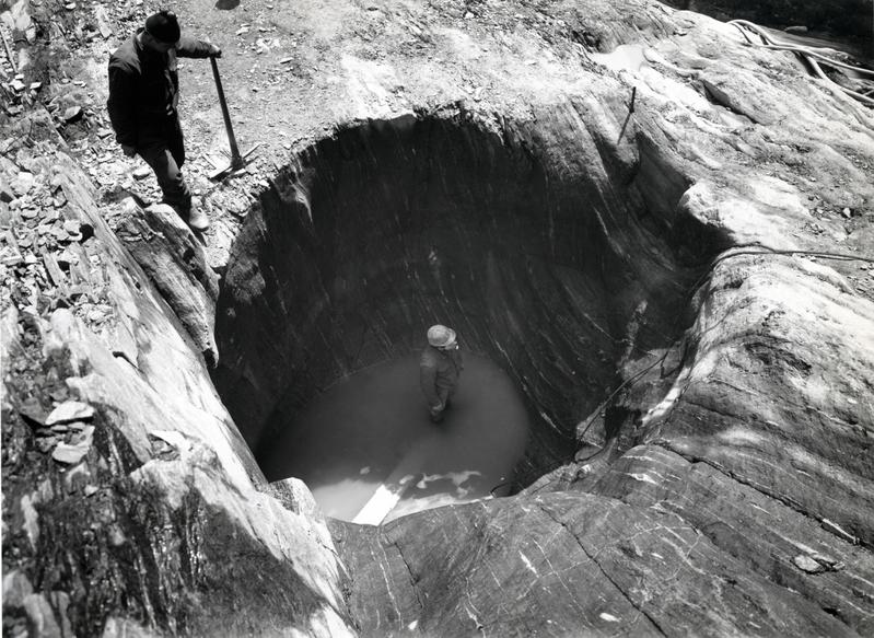 momapix_420085_pos_43