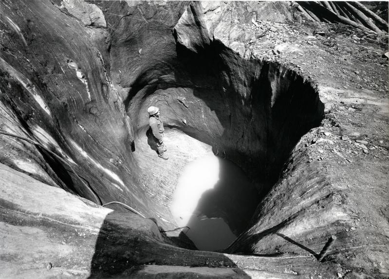 momapix_420086_pos_41