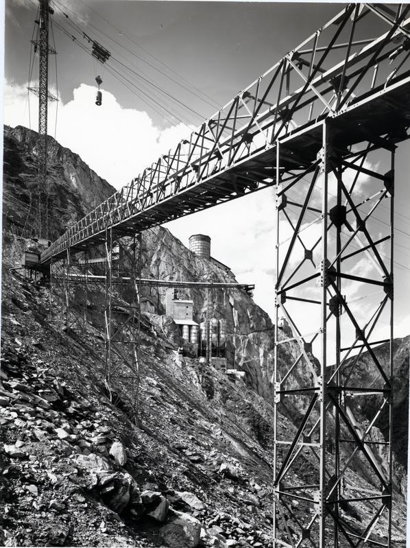 momapix_420092_pos_38