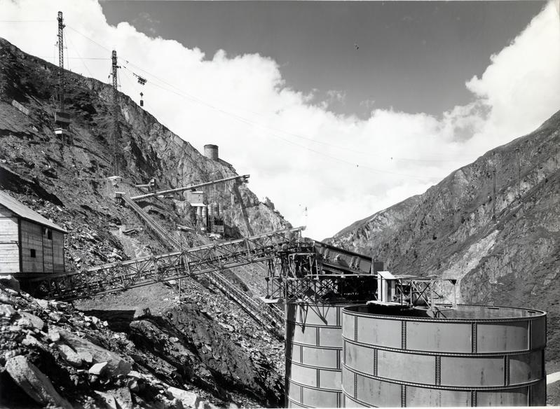 momapix_420093_pos_36