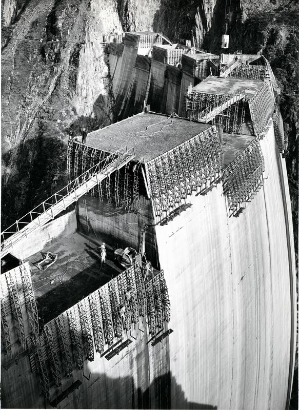 momapix_420169_pos_23