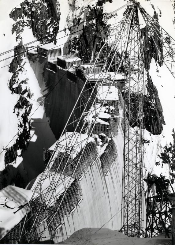 momapix_420172_pos_1