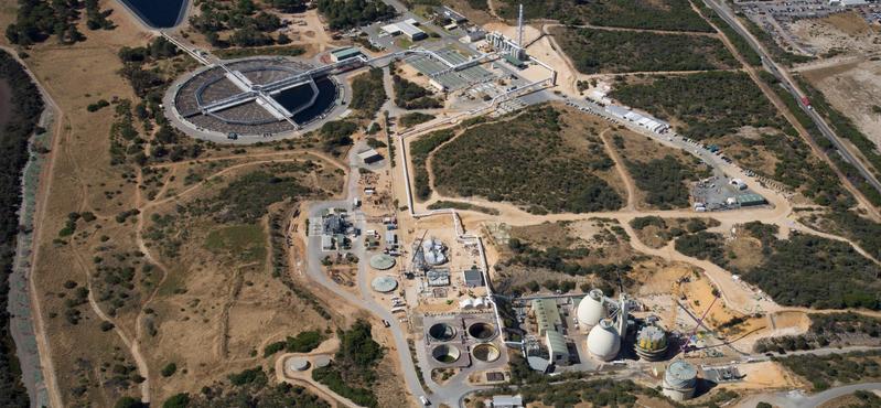 momapix_426148_pos_4