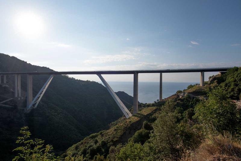 THE SFALASSÁ AND FAVAZZINA BRIDGES, ITALY