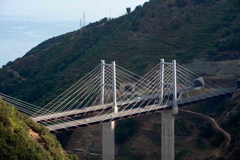 momapix_426840_pos_64