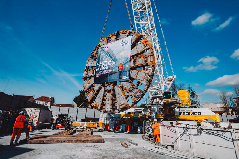 momapix_437615_pos_127