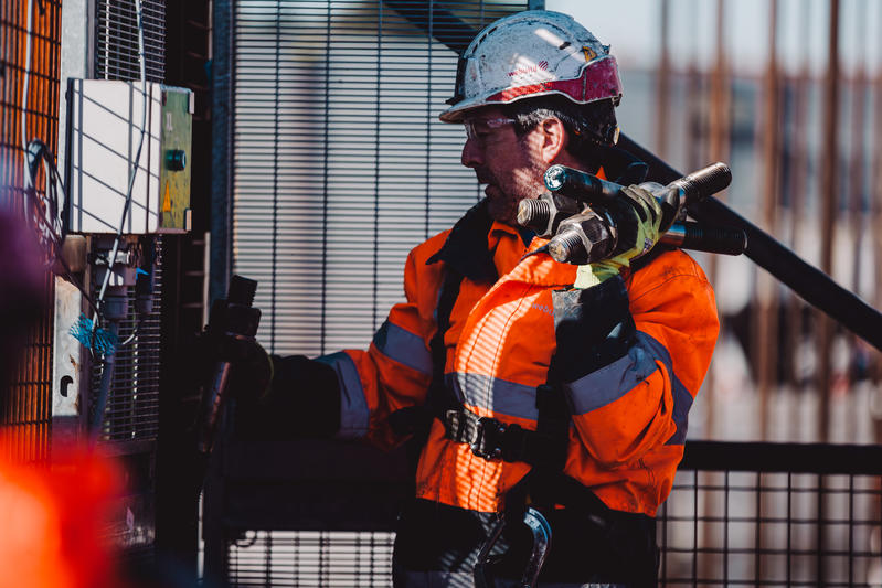 momapix_437618_pos_105