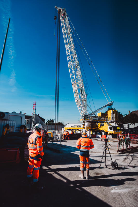 momapix_437624_pos_103