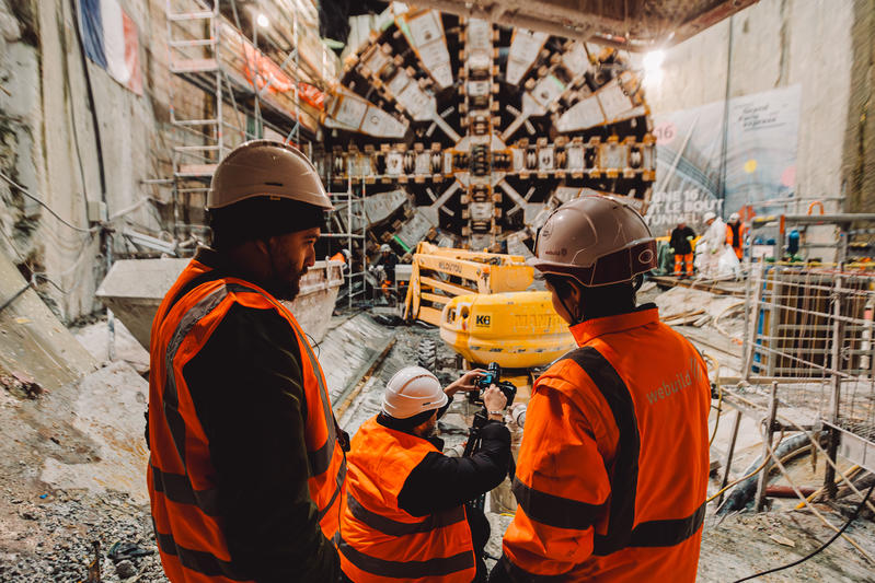 momapix_437649_pos_122