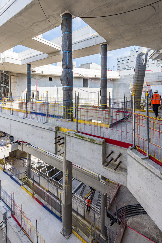 momapix_437672_pos_7