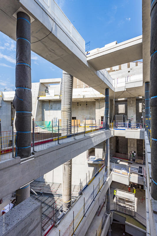 momapix_437675_pos_3