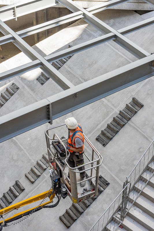 momapix_437680_pos_18