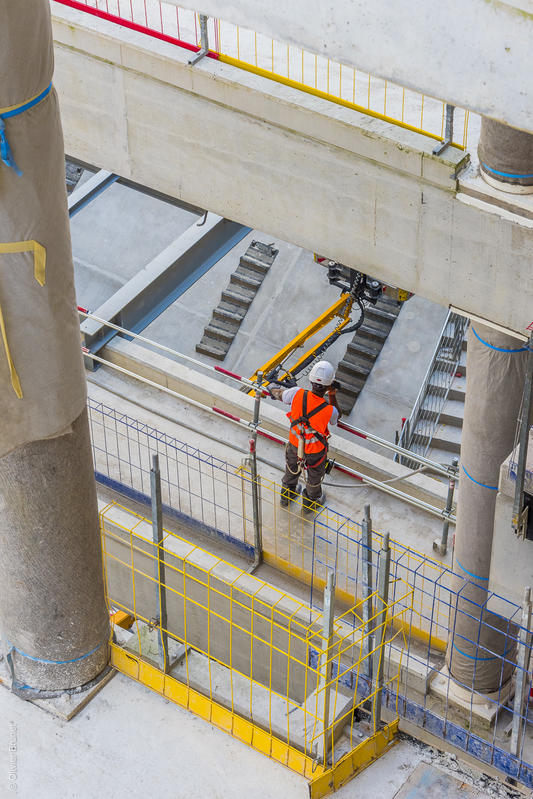 momapix_437684_pos_6