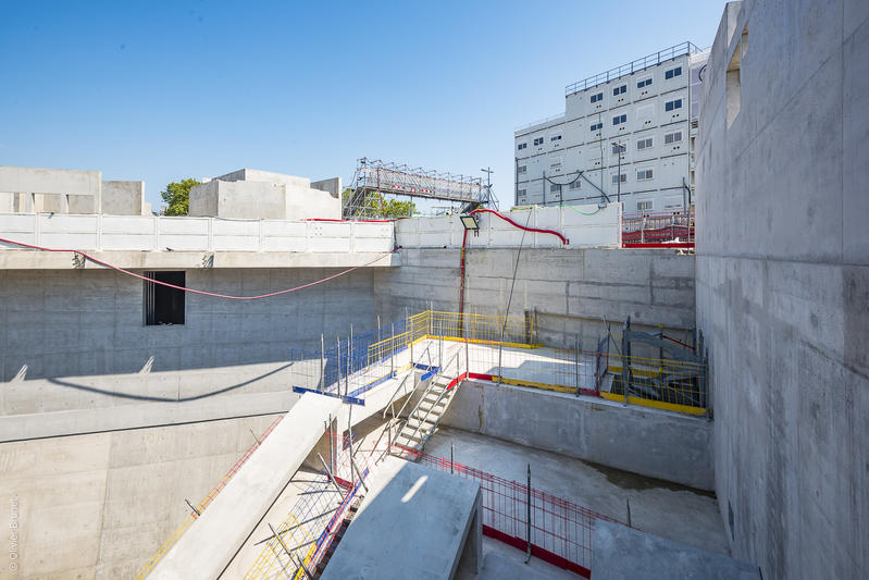 momapix_437687_pos_43