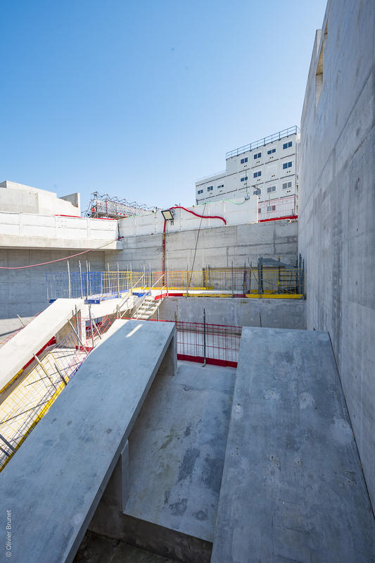 momapix_437688_pos_42