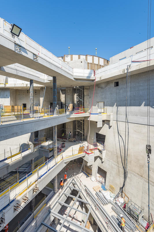 momapix_437689_pos_41