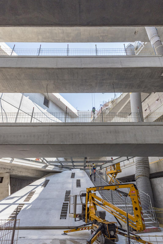 momapix_437693_pos_36